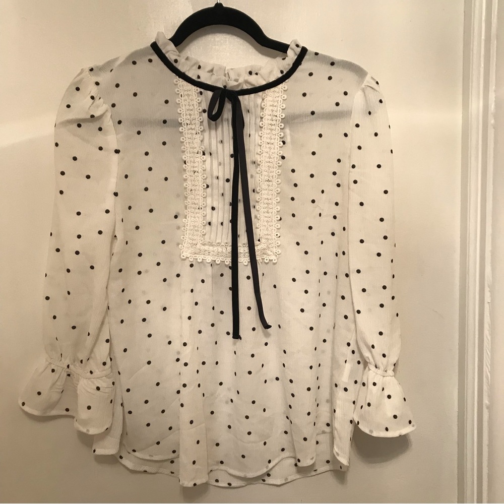 Polka dot Tie Neck top Size L